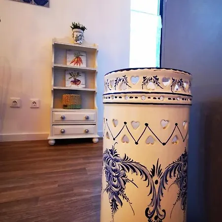 'amendoa Or Limao' Charming Portuguese Style For Rent 'vida A Portuguesa', Local *