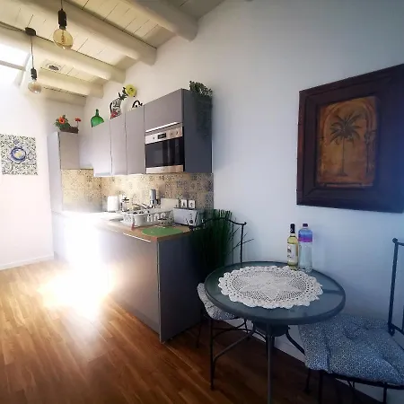 아파트 'amendoa Or Limao' Charming Portuguese Style For Rent 'vida A Portuguesa', Local *