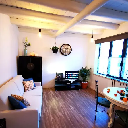 'amendoa Or Limao' Charming Portuguese Style For Rent 'vida A Portuguesa', Local *