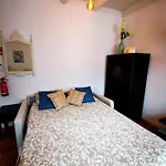 דירה Charming Portuguese Style Apartment, For Rent 